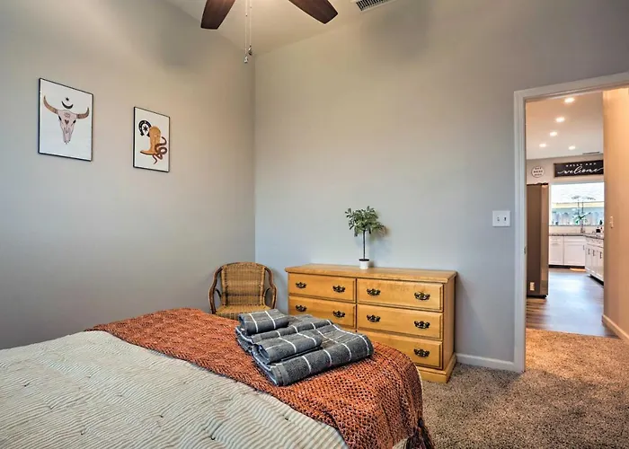 Stunning Clovis Home About 1 Mile To Old Town!