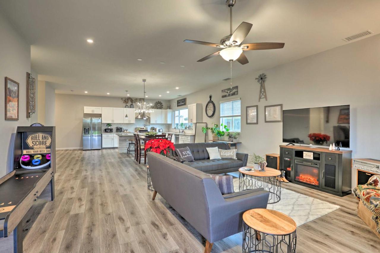 Stunning About 1 Mile To Old Town! Holiday home Clovis