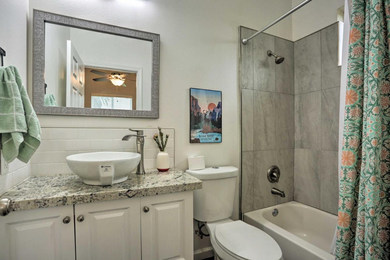Stunning About 1 Mile To Old Town! Holiday home Clovis